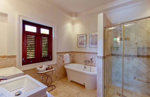 Gibbs Bay House | Claridge Plus Luxury Villa