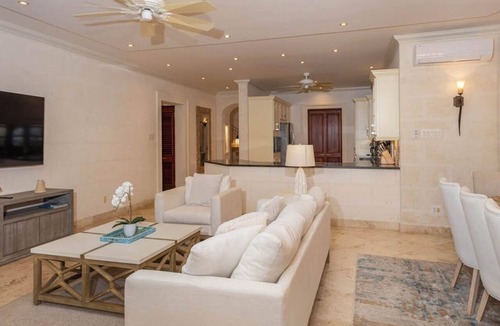 Gibbes Villa | Claridges 5 - 3bd by ZenBreak