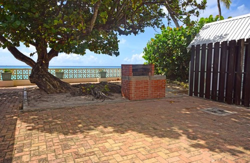Worthing House | Classic Beachfront Home - Arcadia