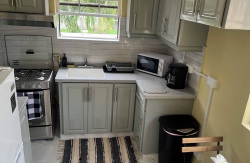 Clermont House | Clearview Estate 7 bedrooms with pool & AC