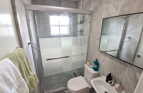 Pine Gardens Apartment | Comfortable and cozy 1-bedroom apartment near beautiful Bridgetown with AC
