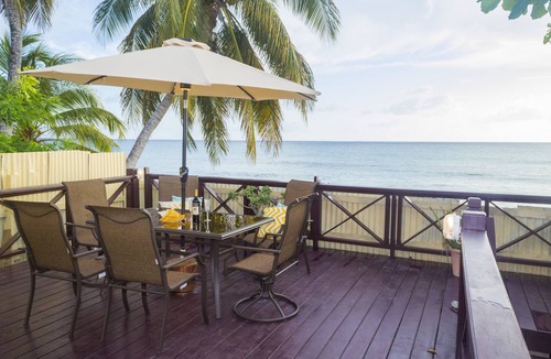 Maynards House | Comfortable beachfront cottage, full amenities, fabulous deck overlooking beach