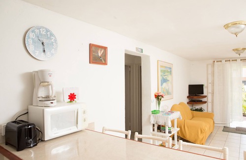 Welches Apartment | Comfy 2- bedroom apartment on Barbados' South Coast, near beach and attractions!