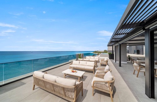 Black Rock Apartment | Contemporary Beachfront Condo - Allure 403
