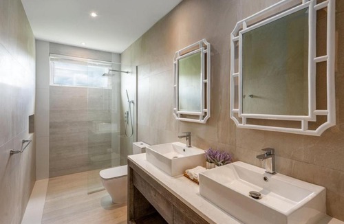 Deanes Villa | Cool Breeze by Blue Sky Luxury