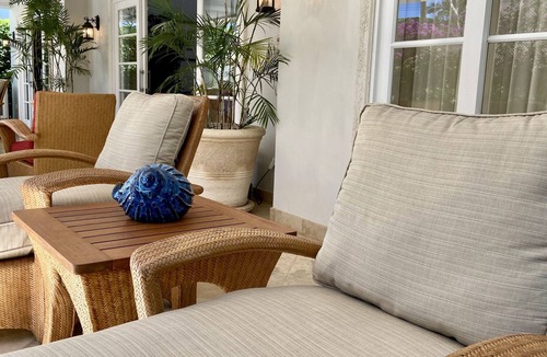 Mullins Villa | Coral Breeze steps from Mullins Beach