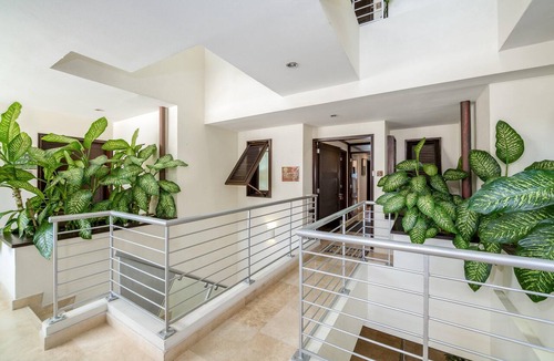 Bowling Alley Hill Villa | Coral Cove 5 | Sea-View Apartment, Paynes Bay