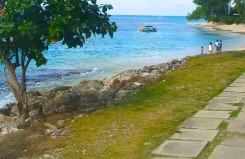 Durants Hotel | Coral Lane Beach Apartments