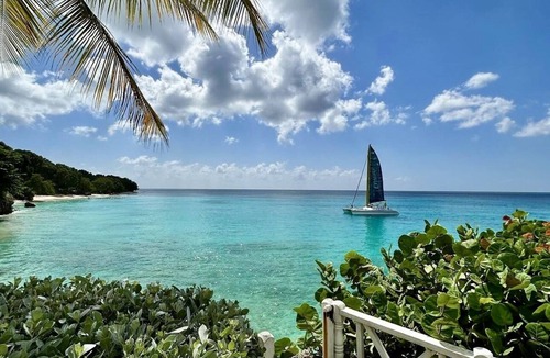 Prospect Apartment | Coralita No.2, Oceanfront Apartment Near Sandy Lane