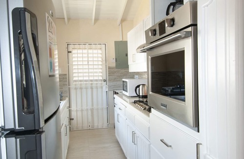 Fitts Village House | Cozy 2-Bedrooms across from West Coast beach