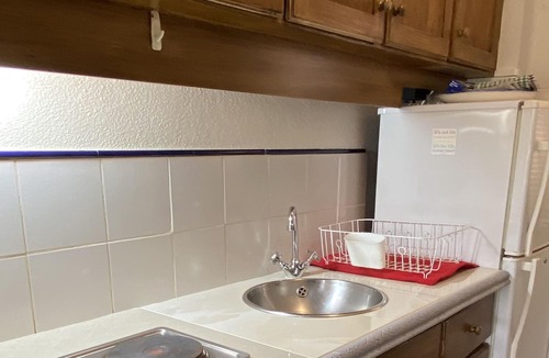 Blue Waters Apartment | Cozy Retreat Located At The Idyllic Rockley Golf Resort .