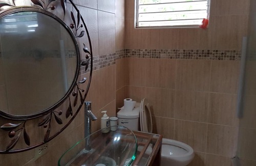 Blue Waters Apartment | Cozy Retreat Located At The Idyllic Rockley Golf Resort .