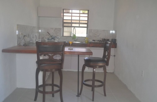 Douglas Apartment | Cozy Tropical Escape-1 Bedroom