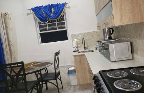 Boarded Hall House | Cozy Valley View Apartment close to U.S Embassy & Airport