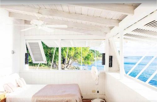 Lower Carlton House | Deep Waterfront west coast 3 bed beach house
