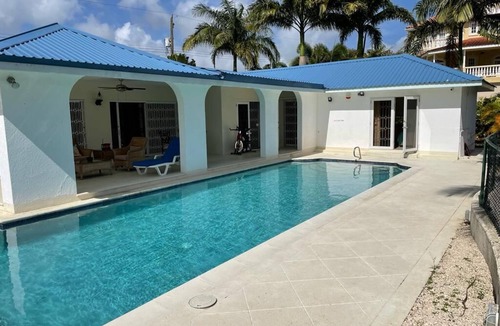 Halcyon Heights Villa | Detached villa, Holetown, private pool/garden near beach shops and restaurants