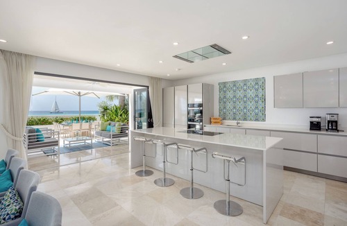 Prospect Villa | Dolphin Beach House, Fitts Village, St. James