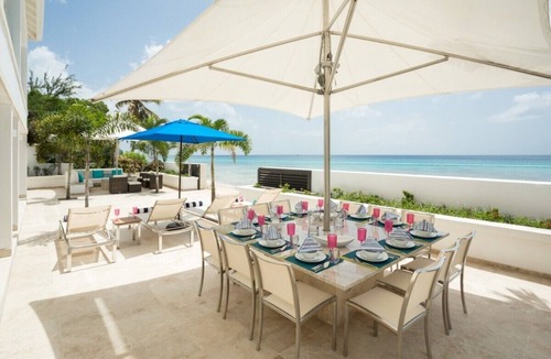 Fitts Village House | Dolphin Beach House (Reigate) by Fantasia Villas