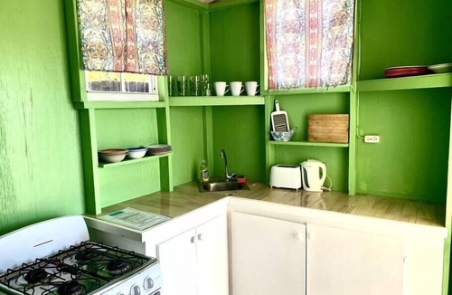 Dover House | Dover Beach Tiny House w kitchen