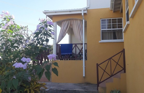 Industry Hall Apartment | East Point Apartment Cool and breezy private apartment!