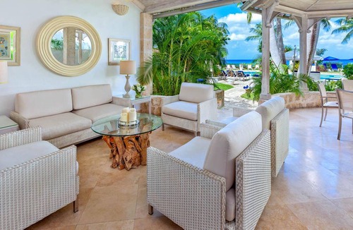 Gibbs Bay House | Emerald Beach Ixoria is part of a complex of six luxury beachfront villas
