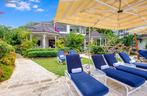 Gibbs Bay Villa | Emerald Beach3 Ixora