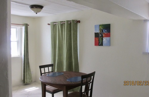 Brighton Apartment | Enjoy A Peaceful Vacation Steps away from a Pristine Beach On The West Coast.
