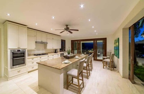 Merlin Bay Villa | Estate with 8 bedrooms featuring a beautiful uninterrupted view along the West C