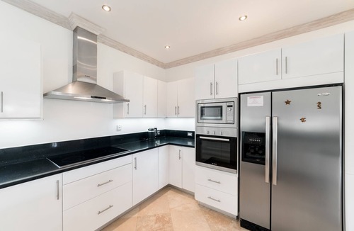 Prospect Villa | Exclusivity and luxury in this 4 bedrooms villa located in a gated secured commu