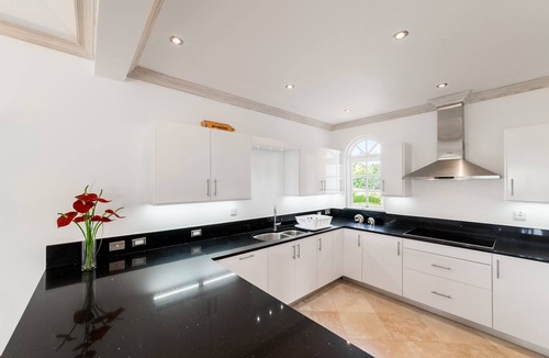 Prospect Villa | Exclusivity and luxury in this 4 bedrooms villa located in a gated secured commu