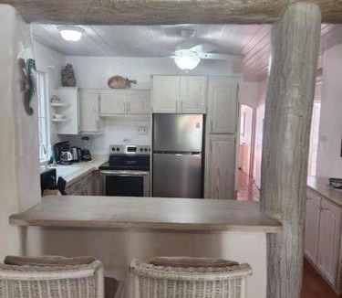 Mullins Apartment | Fabulous condo, 5 mins from Mullins Beach.