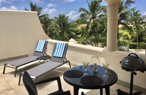 Mount Standfast Apartment | Fabulous Sugar Hill Penthouse with Roof Terrace