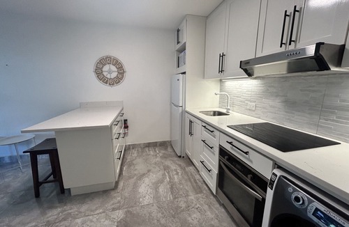 Holetown Apartment | Fantastic location in Holetown, gorgeous 1 bed apartment, close to all amenities