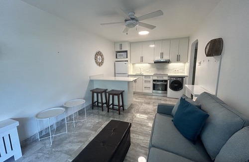 Holetown Apartment | Fantastic location in Holetown, gorgeous 1 bed apartment, close to all amenities