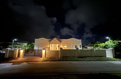 West Coast House | Feel like when you're at home.n12462311839