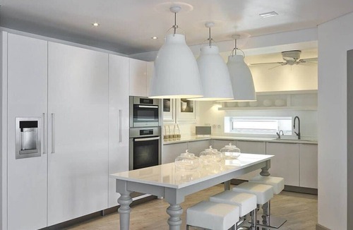 Merlin Bay Villa | Footprints 5BR in St James by Personal Villas - Stunning Beachfront