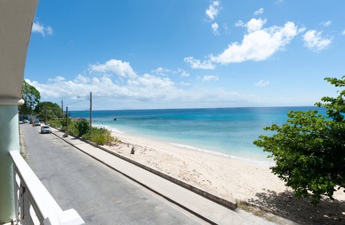 Douglas Condo | Footprints Whitesands G3