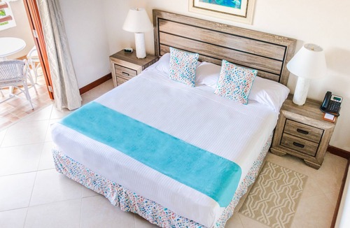 Maynards Hotel | Get Ready for Blissful Getaway! Near Animal Flower Cave! Outdoor Pools, Parking!