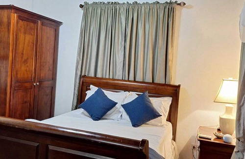 Wotton Hotel | GoBajac