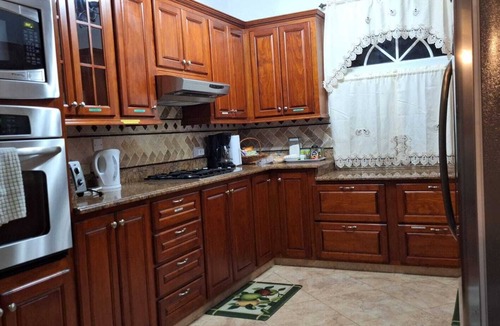 Gall Hill Villa | GoBajac Villa (Sleeps 10)