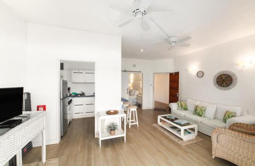 Sunset Crest Apartment | Golden View No 107