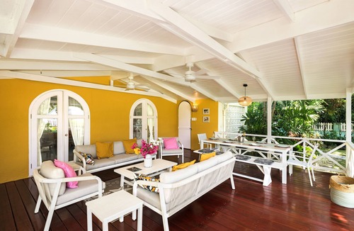 Speightstown Villa | Gorgeous 4 bedroom family villa only 4 mins walk to Mullins beach