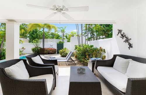 Mullins House | Great Value Rental With Pool & Housekeeper - 2 Min From The Beach