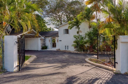 Gibbes House | Harikoa - Designer's Villa in Gibbs