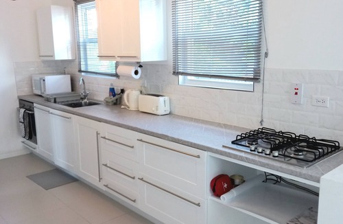 Saint Matthias House | Hastings House – Pool, Walk to the beach!