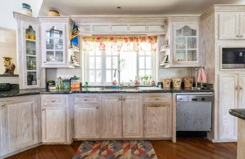 Mount Standfast House | Hazelwood, home away from home and close to the beach.
