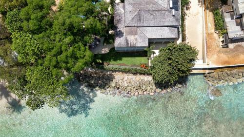 Mullins Beach Villa | Hemingway House Blue Sky Luxury