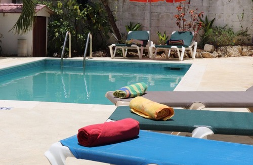 Douglas Apartment | Hibiscus 3-bed Suite at Sungold House Barbados