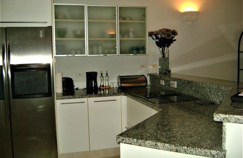 Porters House | Holiday Villa, 30 Porter’s Gate- Stylish 3 bedroom townhouse with community pool