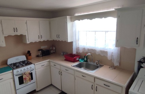 Ealing Park Apartment | Home away from Home